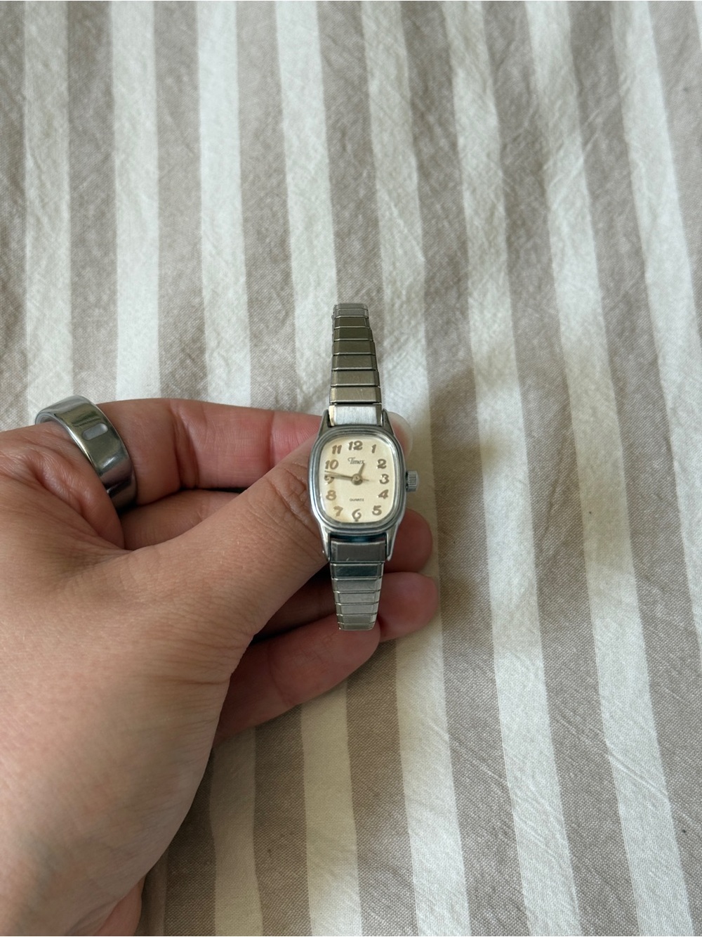 Vintage Timex Women’s Dainty Expansion Band Watch